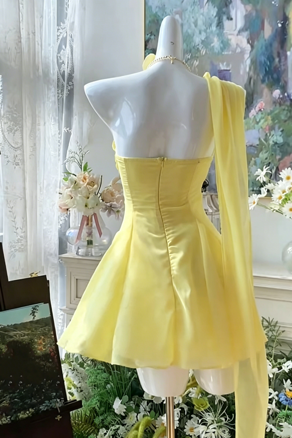 Gelbes, maßgeschneidertes, schulterfreies Homecoming-Partykleid F047