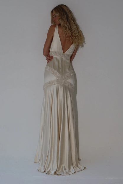 Champagne Satin V Neck Mermaid Evening Dress Floral Beaded Lace L041