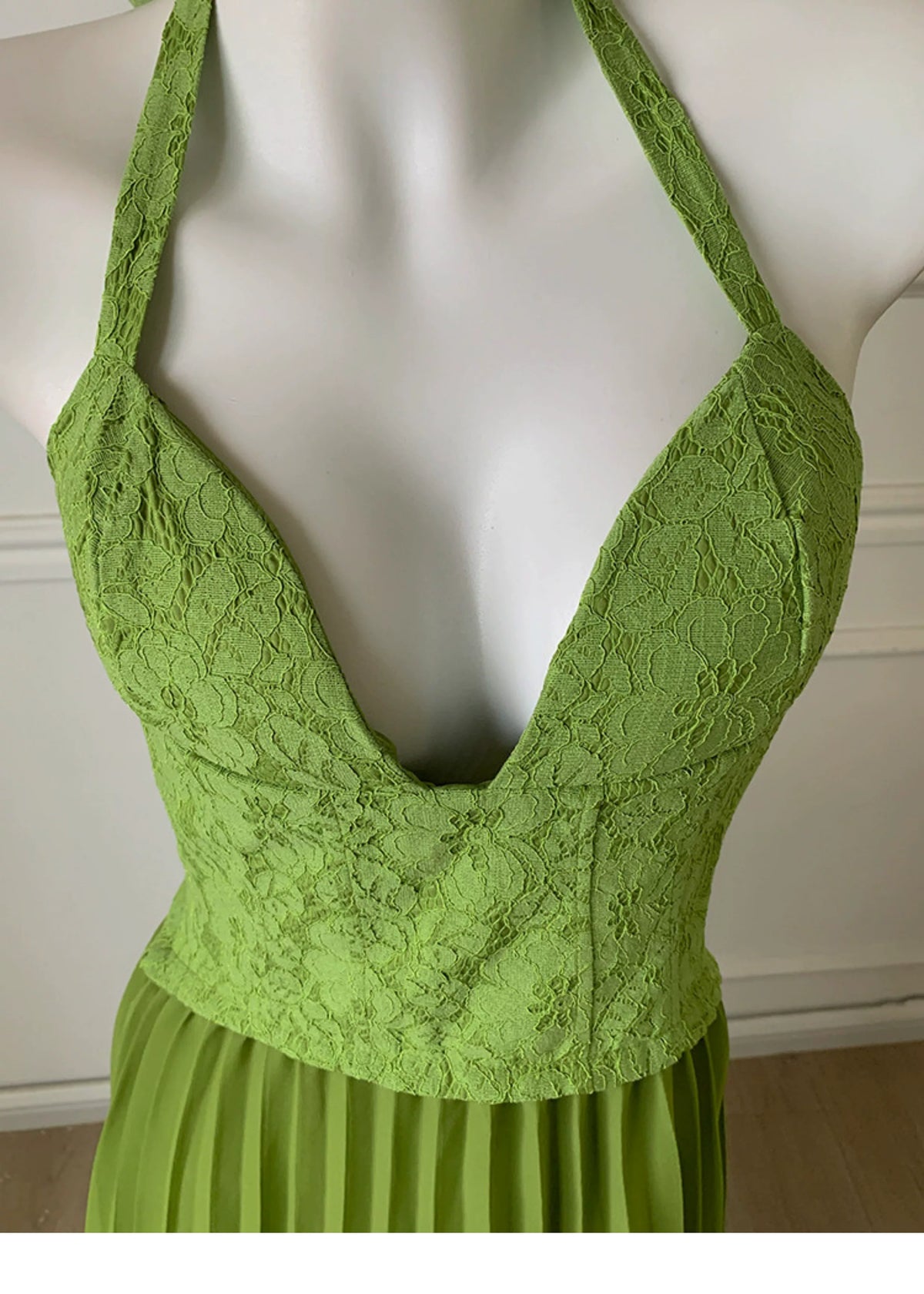 Green Halter Lace Bodice Pleated Chiffon Long Prom Dress F0464