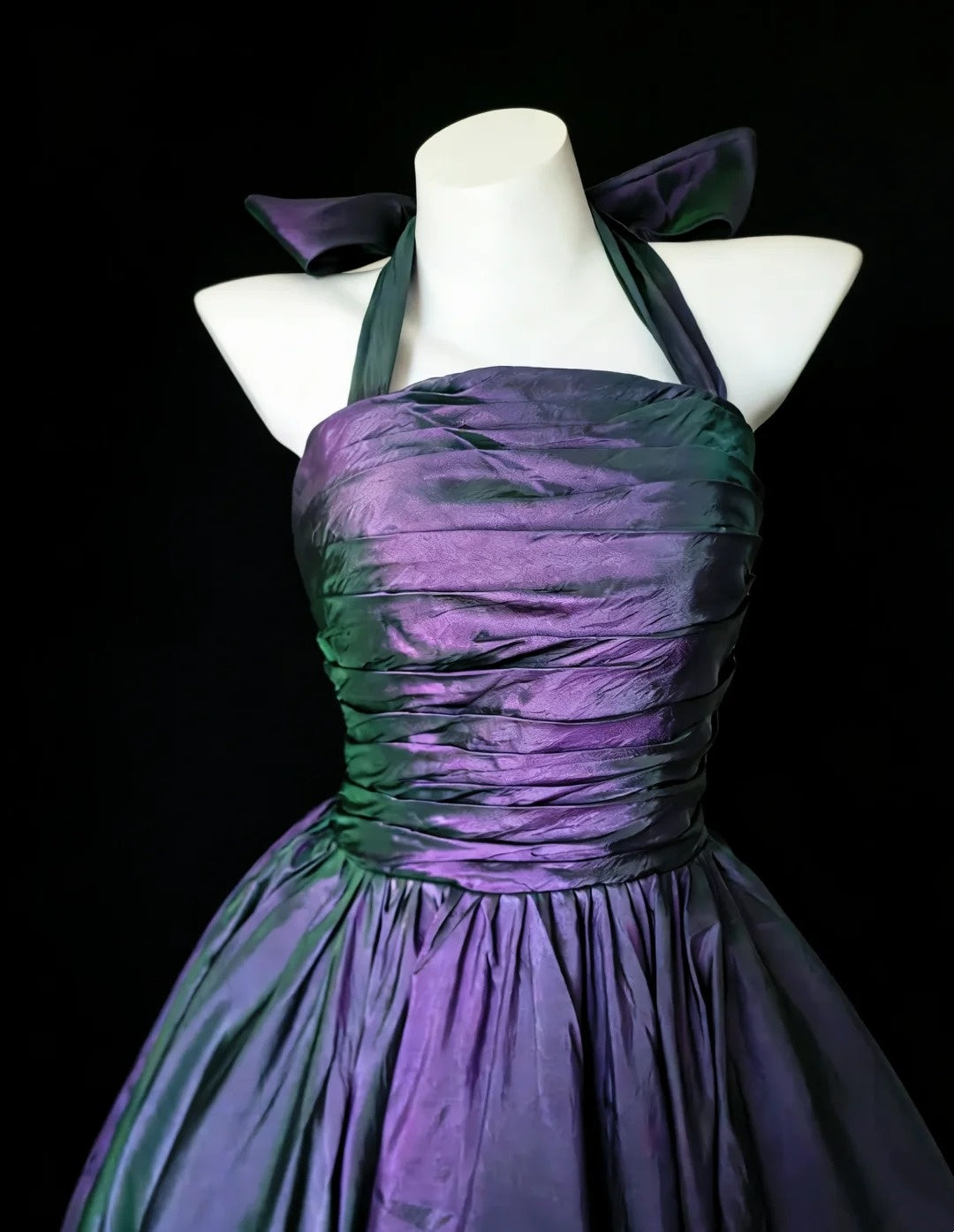 Irisierendes Lila-Grün Neckholder Heimkehrkleid Gerafftes Kurzes Satin Partykleid F0020