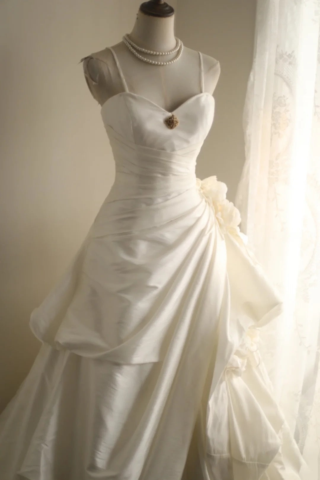Spaghetti Strap White Satin Wedding Gown 3D Floral A-Line Dress F0381