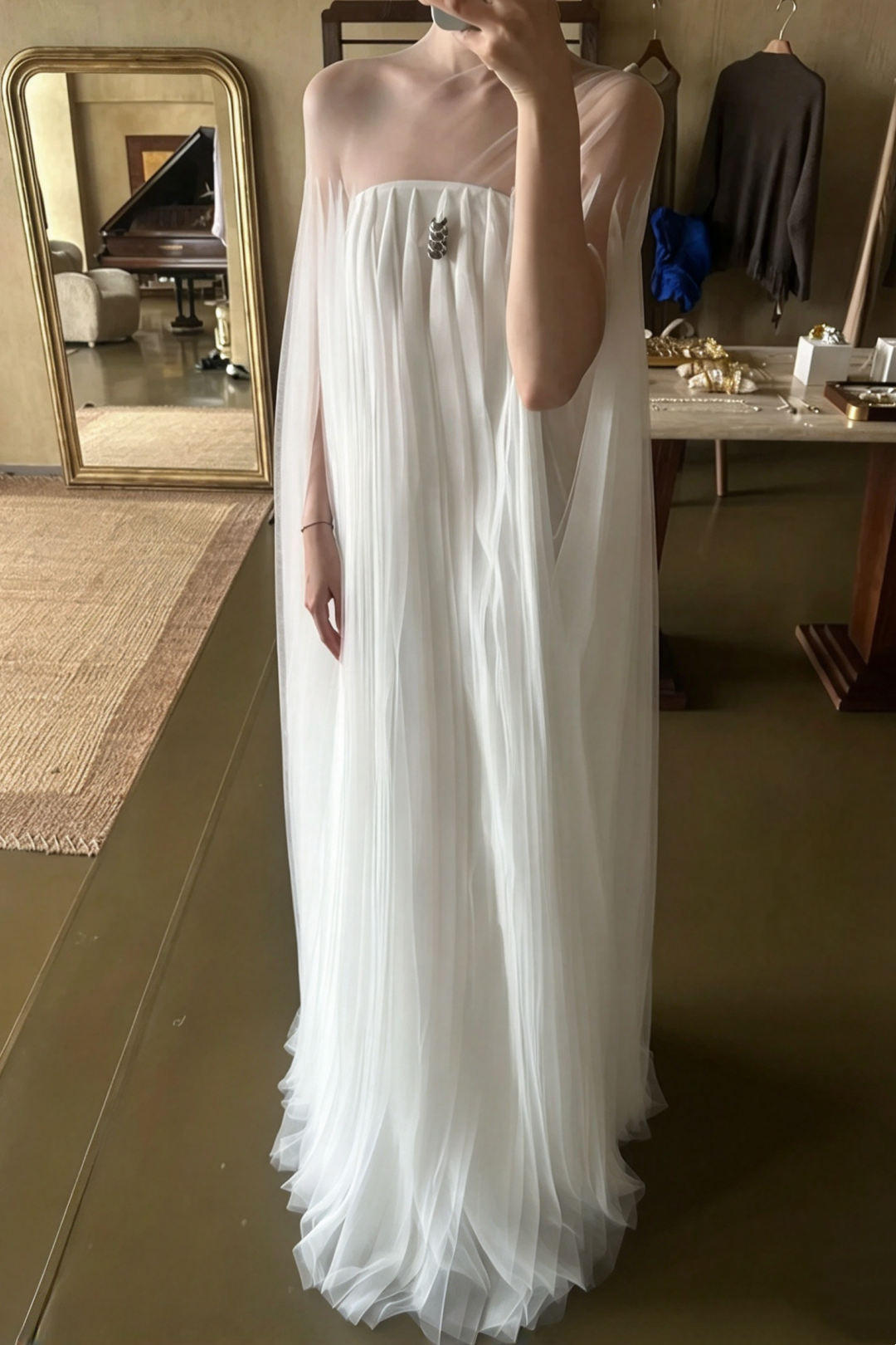 White Sheer Mesh Pleated Tulle Loose Evening Dress F0526