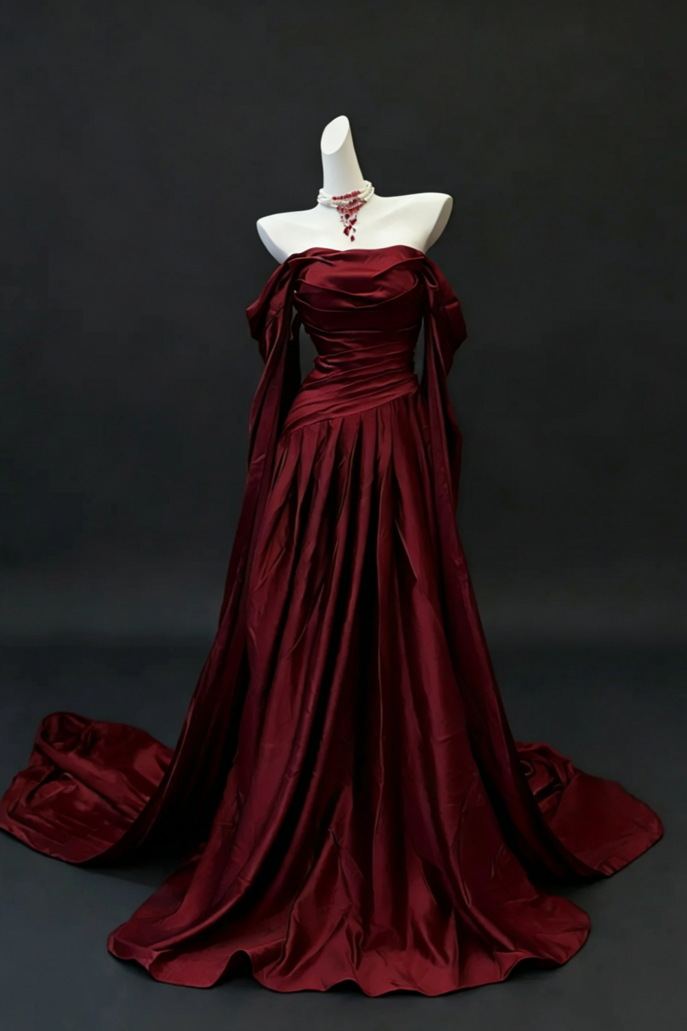 Burgunderrotes Satin-Off-Shoulder-Kleid mit Schleppe, geraffter Taille und fließenden Ärmeln, luxuriöses Abendkleid Floral031